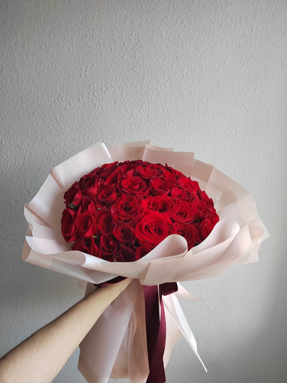 Romantic Blush - flower arrangement from RoseAndRose