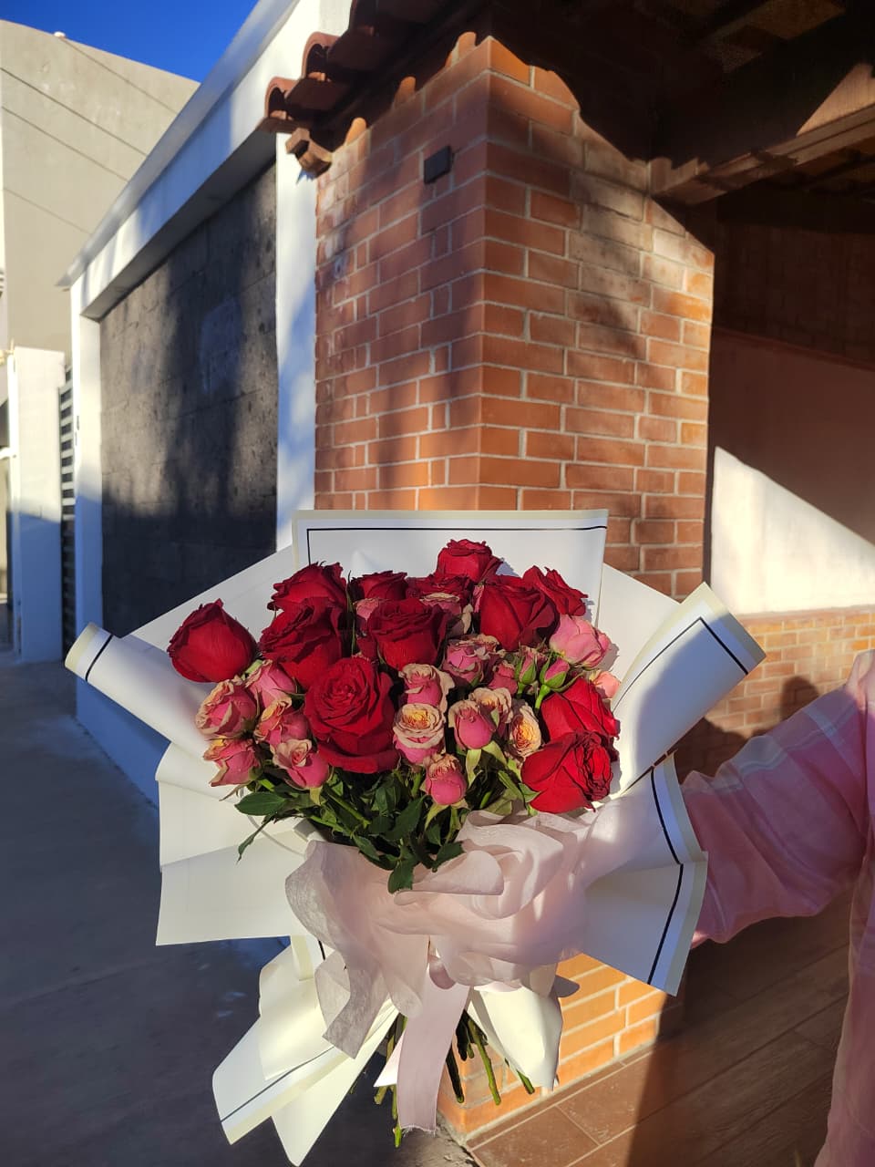 Aria - flower arrangement from RoseAndRose