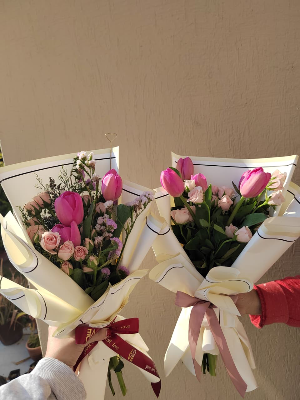 Tullips Sympathy - flower arrangement from RoseAndRose