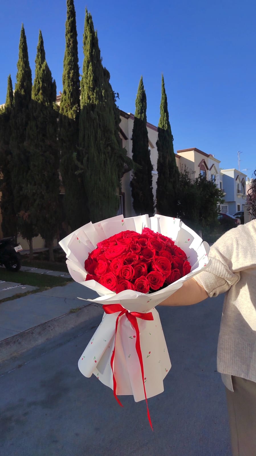 Vena - flower arrangement from RoseAndRose